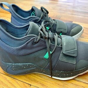 pg 2.5 grey and green